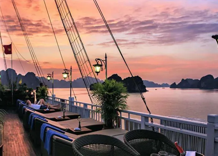Victory Boutique Cruise Botel Hạ Long